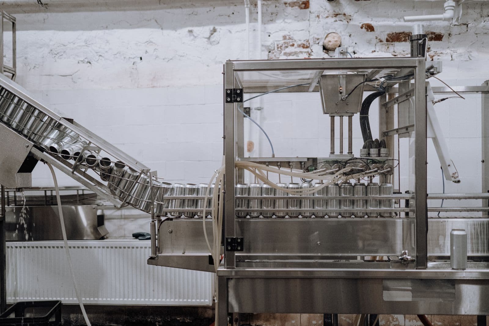 Automated can packaging line in a modern factory